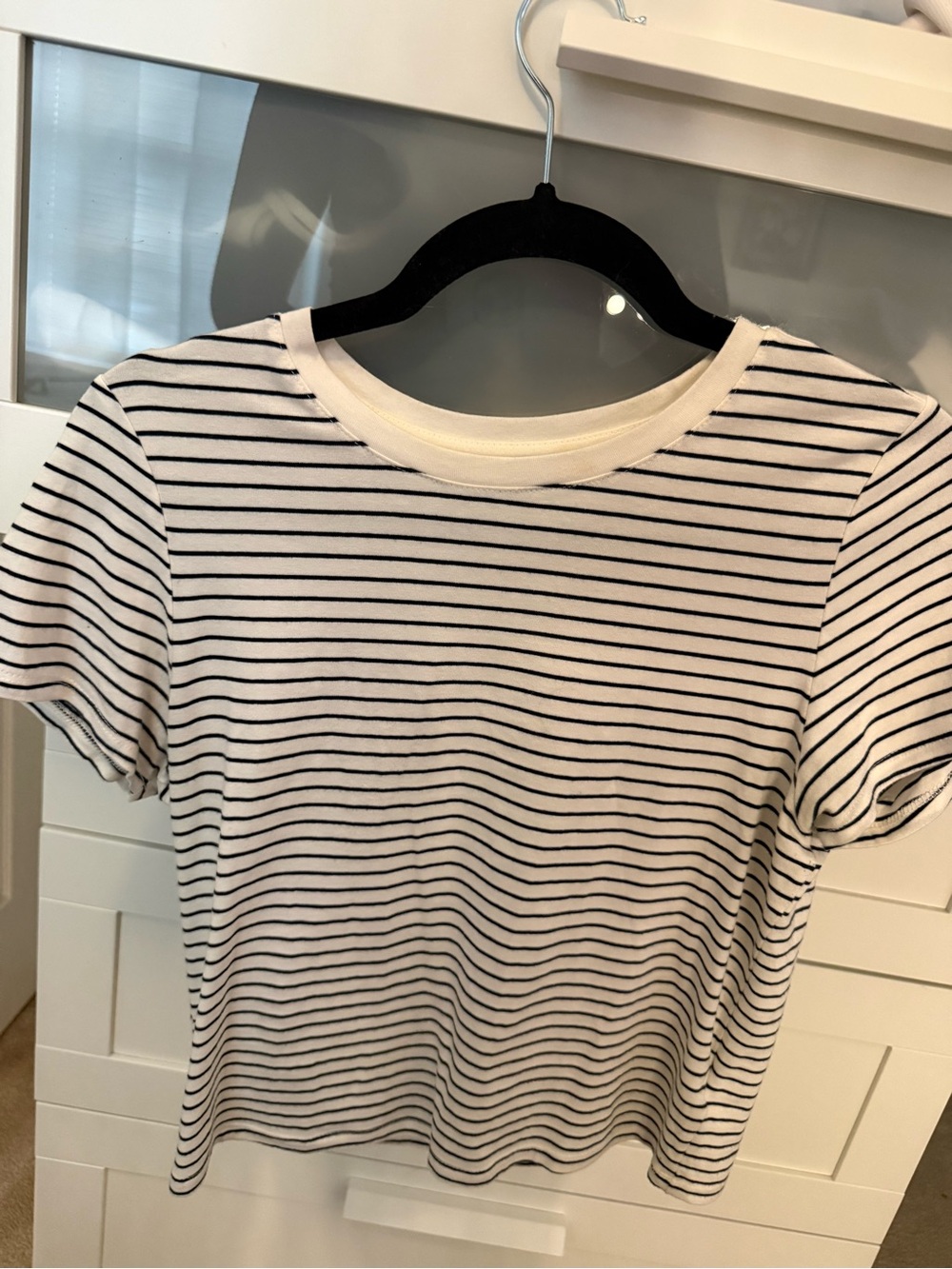 Old Navy-Classic Black & White Striped Crewneck Tee